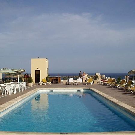 The Crown Hotel Buġibba Kültér fotó