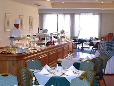 The Crown Hotel Buġibba Kültér fotó