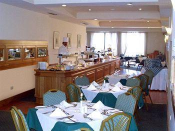 The Crown Hotel Buġibba Kültér fotó