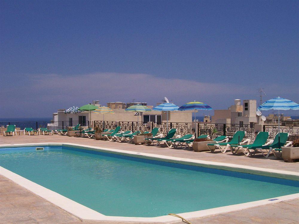 The Crown Hotel Buġibba Kültér fotó