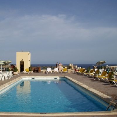 The Crown Hotel Buġibba Kültér fotó