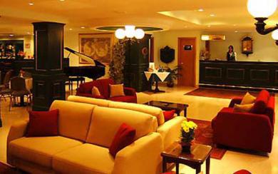 The Crown Hotel Buġibba Kültér fotó