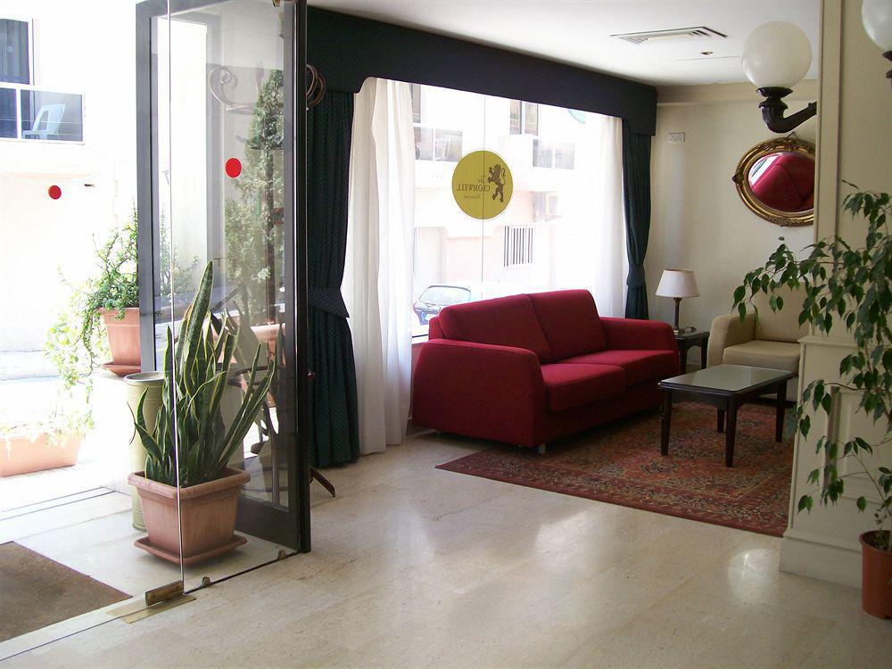 The Crown Hotel Buġibba Kültér fotó